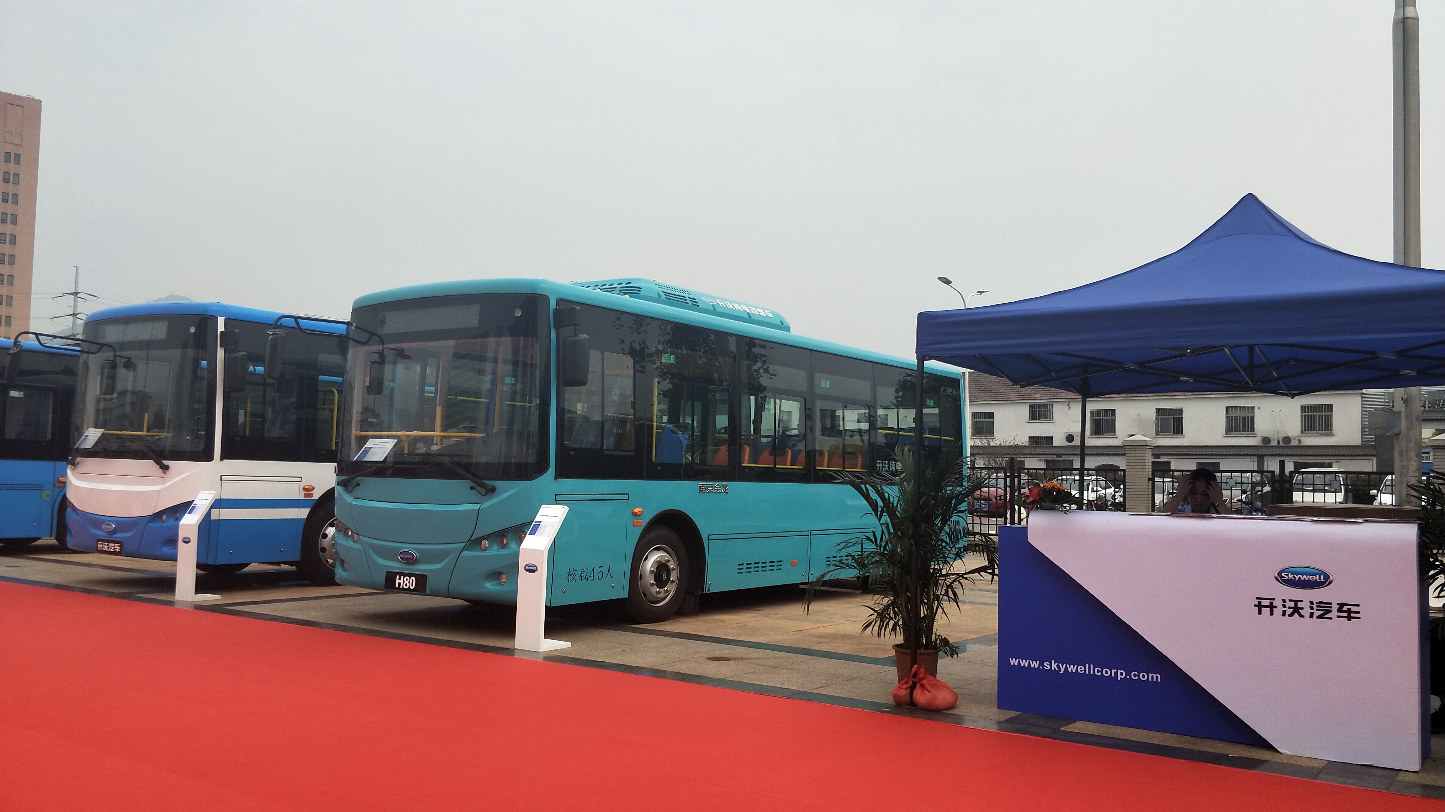 南京金龍亮相2018南京國際新能源汽車博覽會(huì)，斬獲殊榮！